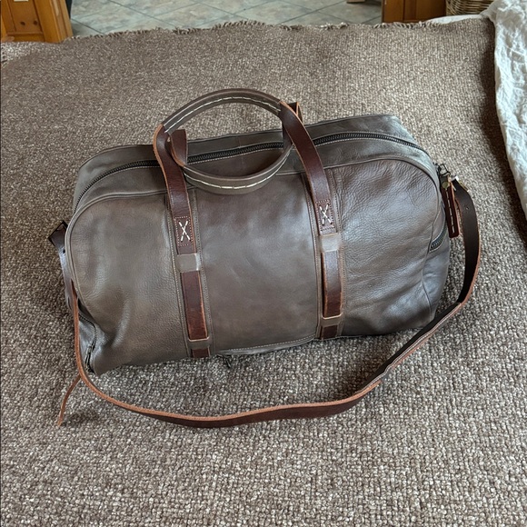 Leaders in Leather Weekender Duffel - Picture 1 of 15